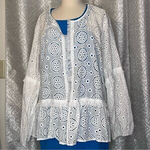 Suzanne Betro cream, light cover NWT T3